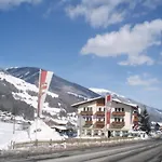 Aparthotel Garni Schranz 3*