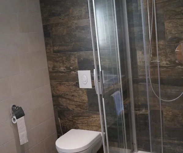 Garni Schranz والد ام بينزاغو